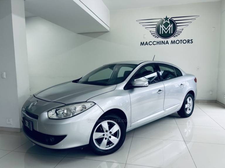 RENAULT - FLUENCE - 2012/2013 - Prata - R$ 39.990,00